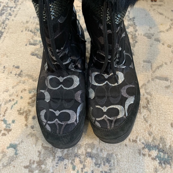 Coach Logo Winter Boots - Picture 4 of 5